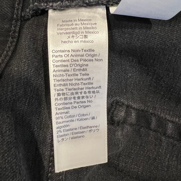 Madewell Vintage Black 9" Raw Edge Denim Shorts in Everton Wash (W 34) - Picture 9 of 12